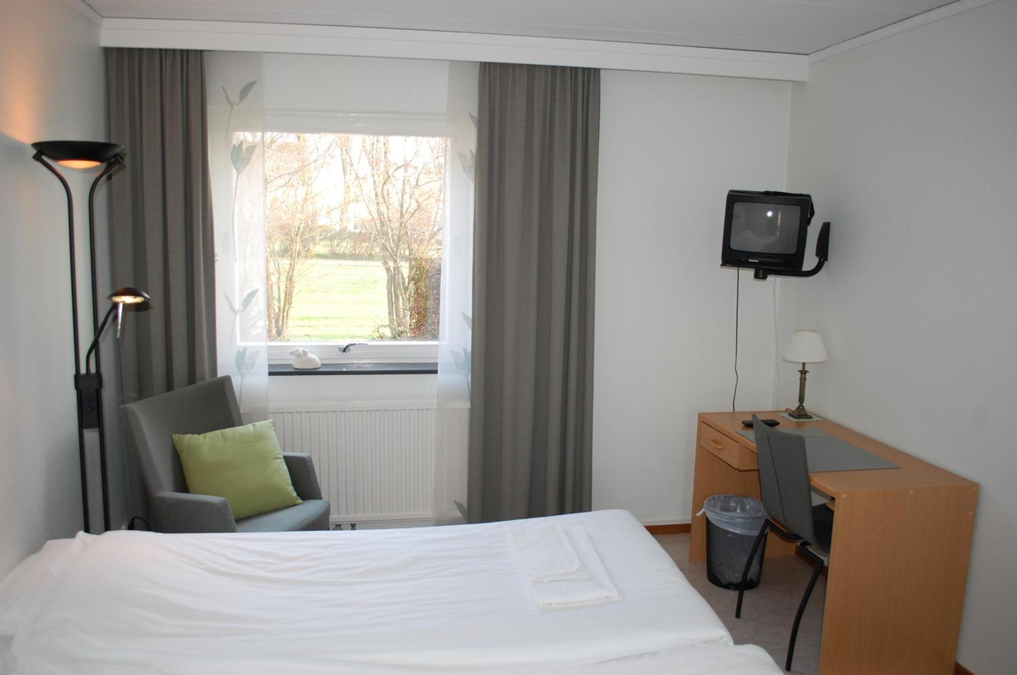 Allegarden Kastloesa Hotell Exterior photo